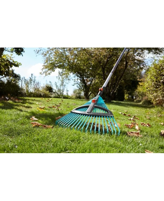 ESCOBA PLASTICO GRADUABLE GARDENA